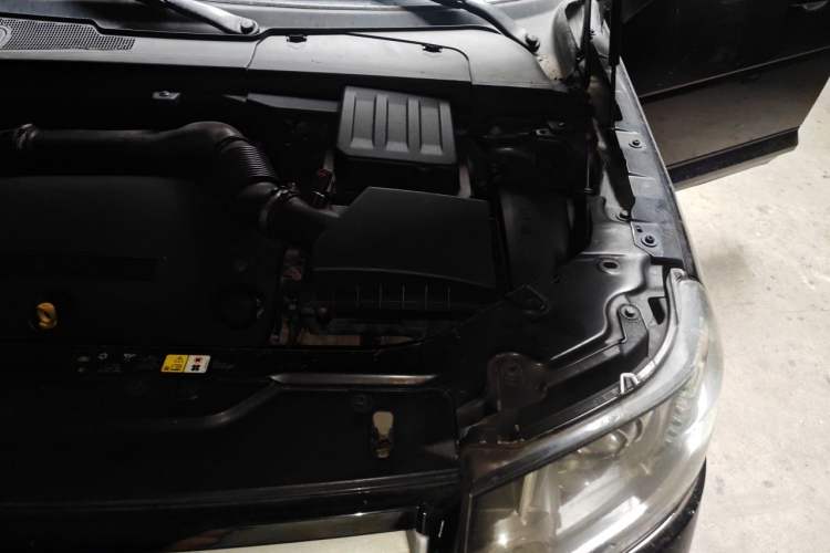 Used Land Rover Freelander 2 2013 2.2T SD4 SE Diesel Edition Engine Bay Left