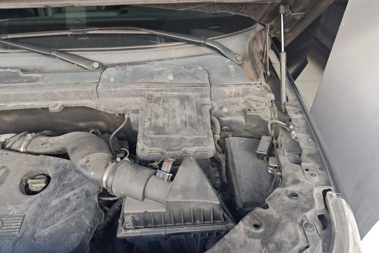 Used Land Rover Freelander 2 2013 2.0T Si4 Dynamic Limited Edition Engine Bay Left