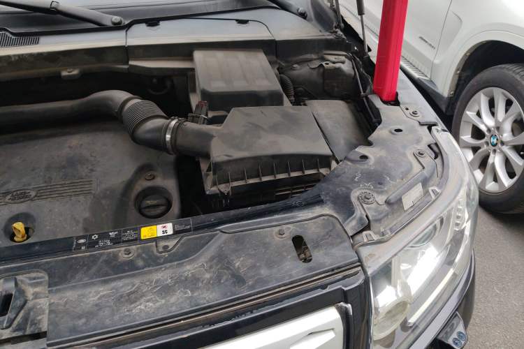 Used Land Rover Freelander 2 2013 2.2T SD4 SE Diesel Edition Engine Bay Left