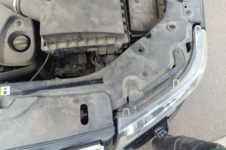 Used Land Rover Freelander 2 2013 2.2T SD4 SE Diesel Edition Engine Bay Left