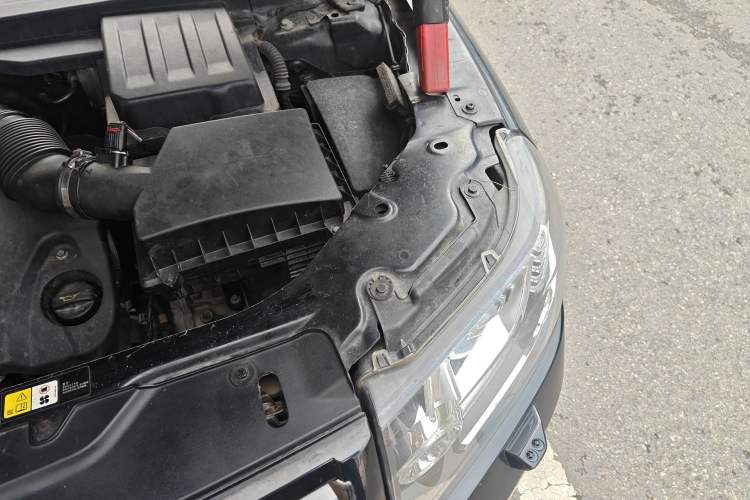 Used Land Rover Freelander 2 2013 2.2T SD4 SE Diesel Edition Engine Bay Left