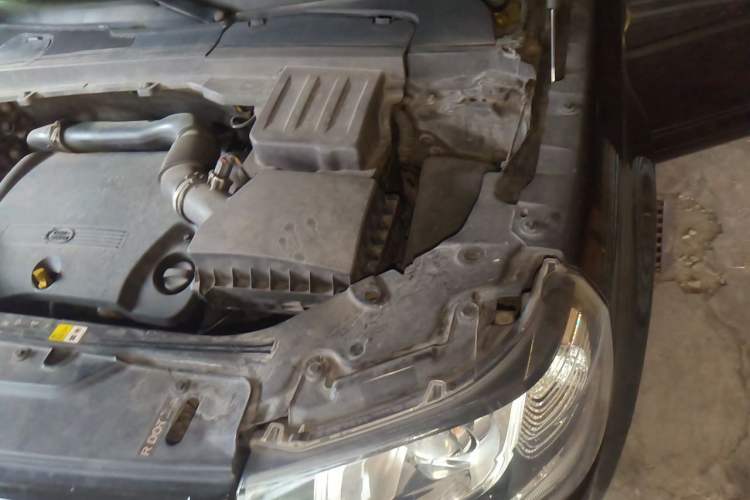 Used Land Rover Freelander 2 2013 2.2T SD4 SE Diesel Edition Engine Bay Left