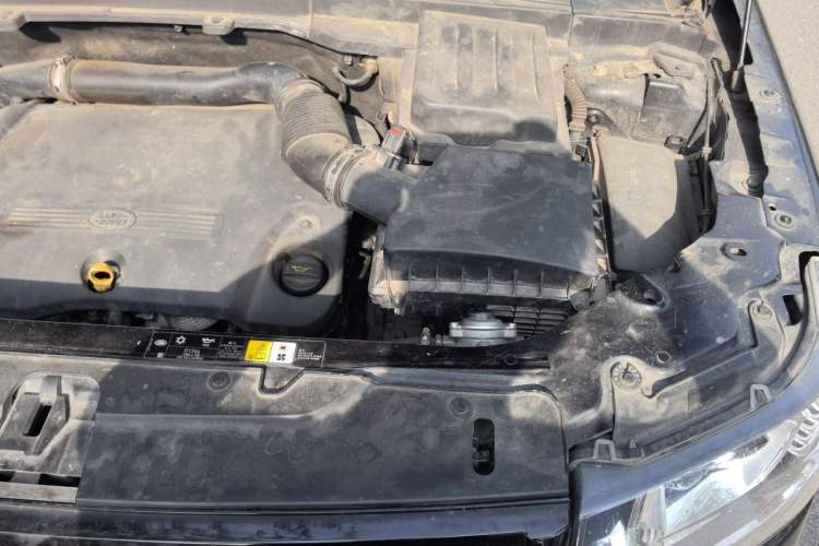 Used Land Rover Freelander 2 2013 2.2T SD4 S Diesel Version Engine Bay Left