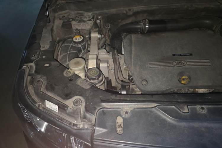 Used Land Rover Freelander 2 2013 2.2T SD4 SE Diesel Edition Engine Bay Right