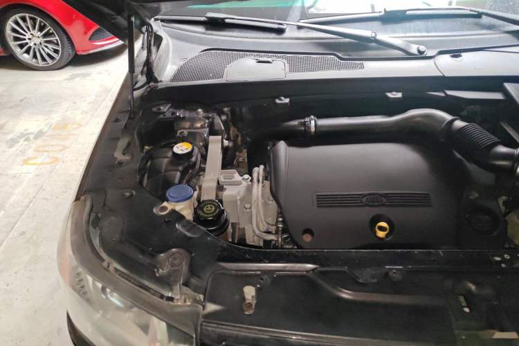 Used Land Rover Freelander 2 2013 2.2T SD4 SE Diesel Edition Engine Bay Right