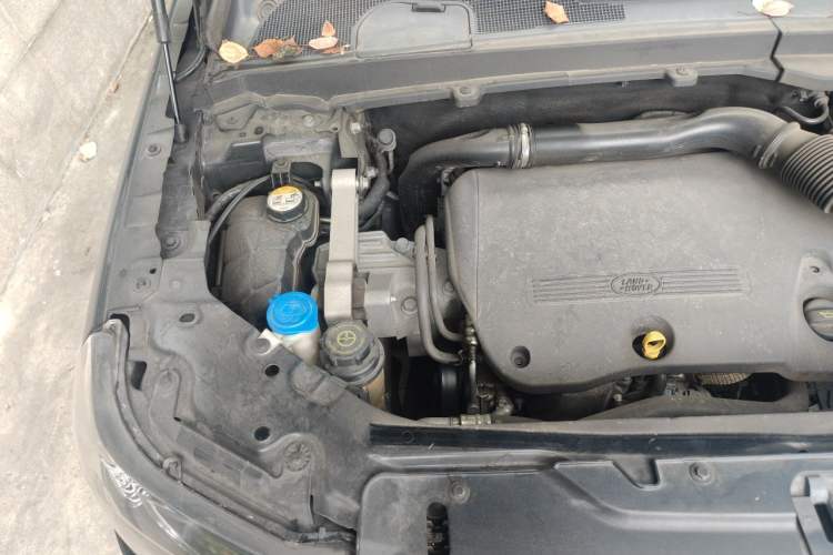Used Land Rover Freelander 2 2013 2.2T SD4 Xuedong Limited Edition Engine Bay Right