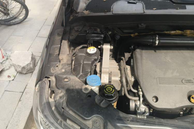 Used Land Rover Freelander 2 2013 2.2T SD4 S Diesel Version Engine Bay Right