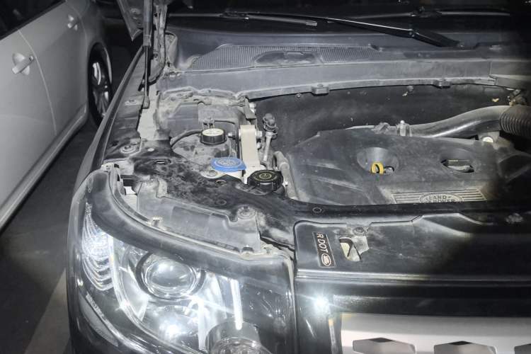 Used Land Rover Freelander 2 2013 2.0T Si4 SE Gasoline Edition Engine Bay Right