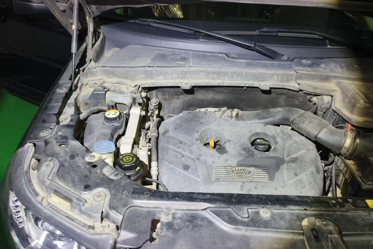 Used Land Rover Freelander 2 2013 2.0T Si4 SE Gasoline Edition Engine Bay Right