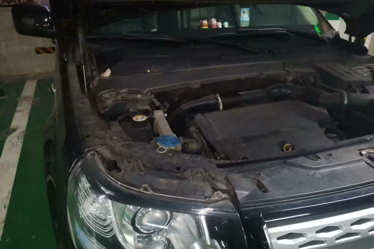 Used Land Rover Freelander 2 2013 2.2T SD4 SE Diesel Edition Engine Bay Right
