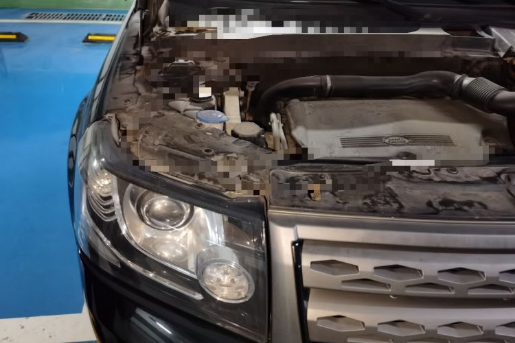 Used Land Rover Freelander 2 2013 2.2T SD4 S Diesel Version Engine Bay Right