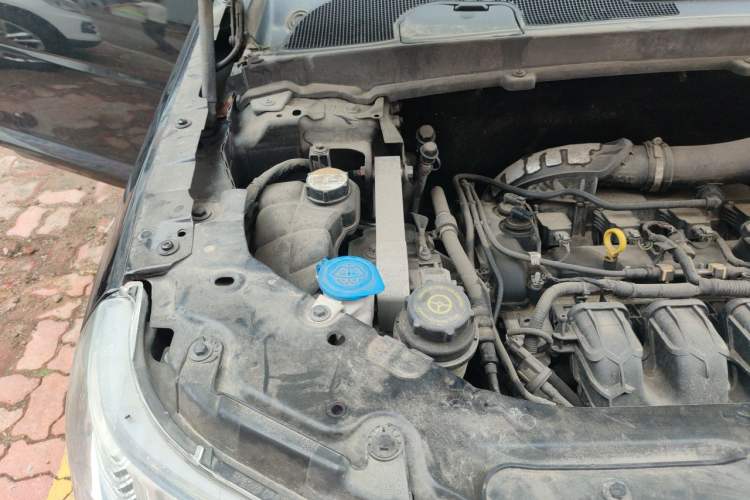 Used Land Rover Freelander 2 2013 2.0T Si4 SE Gasoline Edition Engine Bay Right