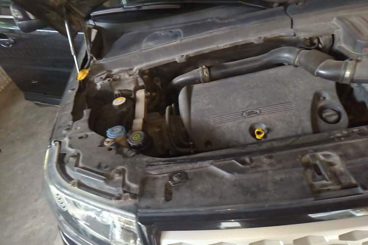 Used Land Rover Freelander 2 2013 2.2T SD4 SE Diesel Edition Engine Bay Right