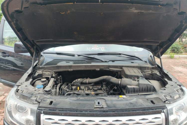 Used Land Rover Freelander 2 2013 2.0T Si4 SE Gasoline Edition Engine Bay