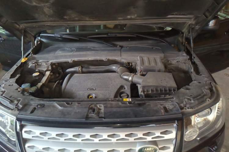 Used Land Rover Freelander 2 2013 2.2T SD4 SE Diesel Edition Engine Bay