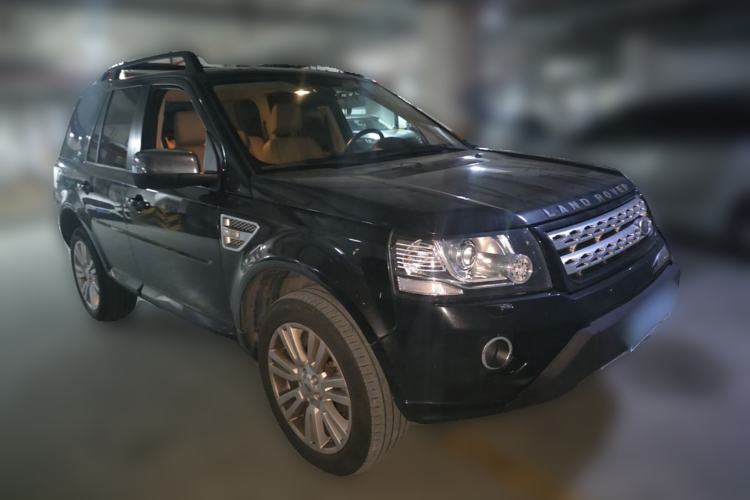 Used Land Rover Freelander 2 2013 2.2T SD4 SE Diesel Edition Front Right 45 Deg