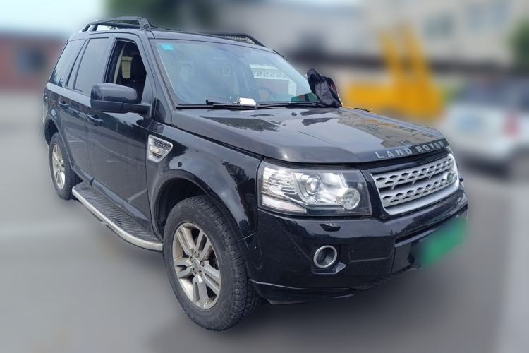 Used Land Rover Freelander 2 2013 2.2T SD4 SE Diesel Edition Front Right 45 Deg