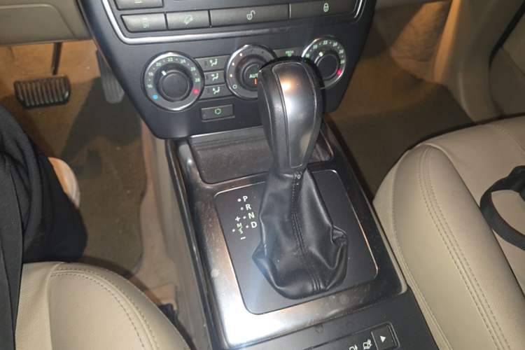 Used Land Rover Freelander 2 2013 2.2T SD4 SE Diesel Edition Gear Lever