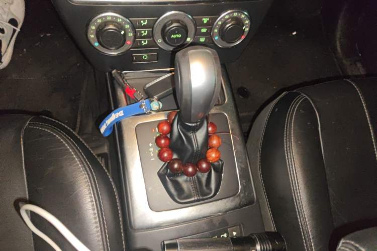 Used Land Rover Freelander 2 2013 2.2T SD4 SE Diesel Edition Gear Lever