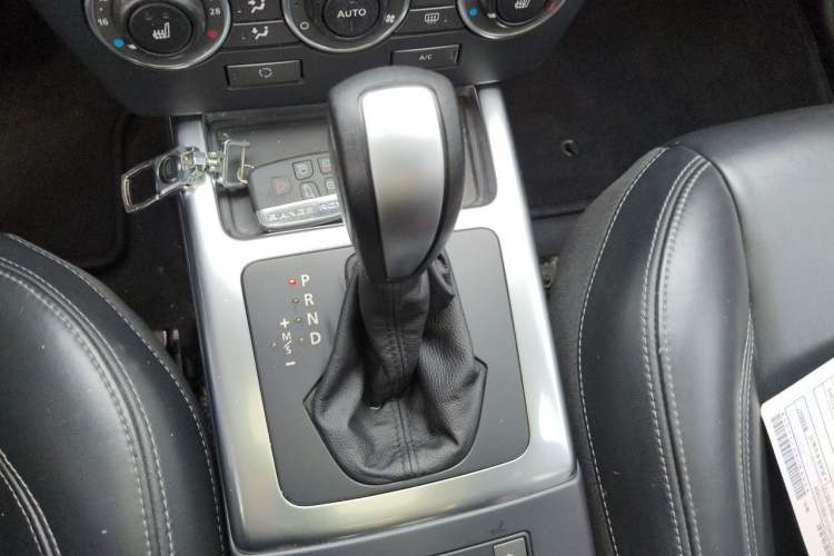 Used Land Rover Freelander 2 2013 2.0T Si4 Dynamic Limited Edition Gear Lever