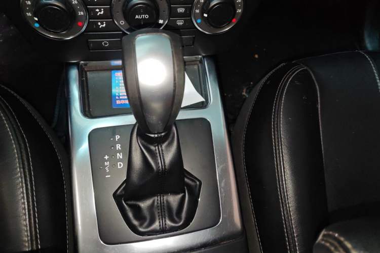 Used Land Rover Freelander 2 2013 2.2T SD4 SE Diesel Edition Gear Lever