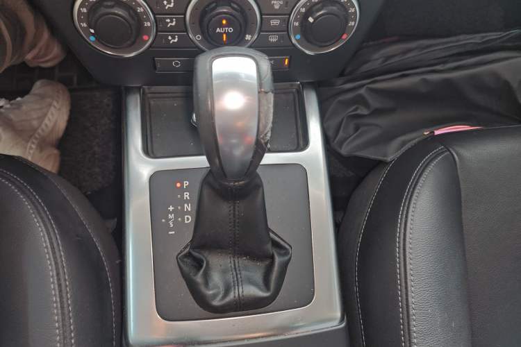 Used Land Rover Freelander 2 2013 2.0T Si4 Dynamic Limited Edition Gear Lever