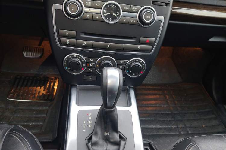 Used Land Rover Freelander 2 2013 2.2T SD4 SE Diesel Edition Gear Lever