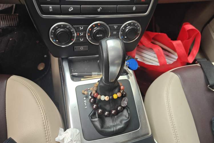 Used Land Rover Freelander 2 2013 2.2T SD4 SE Diesel Edition Gear Lever
