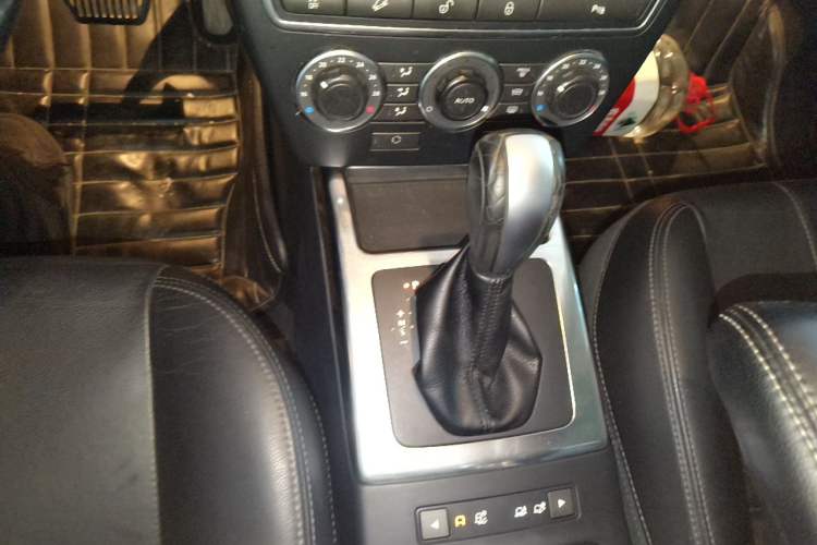 Used Land Rover Freelander 2 2013 2.2T SD4 SE Diesel Edition Gear Lever