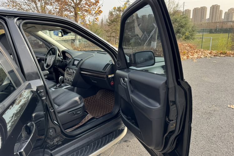 Used Land Rover Freelander 2 2013 2.0T Si4 SE Gasoline Edition Interior 10