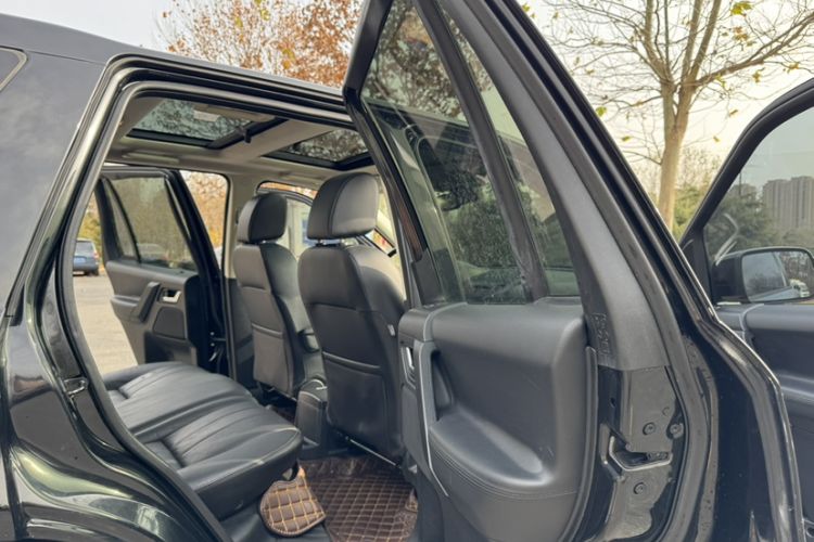 Used Land Rover Freelander 2 2013 2.0T Si4 SE Gasoline Edition Interior 12