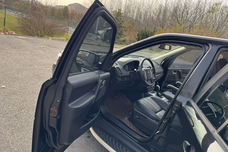 Used Land Rover Freelander 2 2013 2.0T Si4 SE Gasoline Edition Interior 5