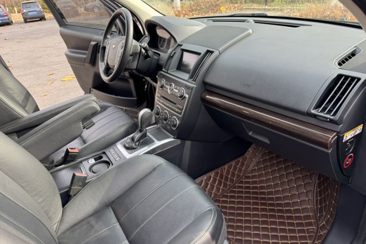 Used Land Rover Freelander 2 2013 2.0T Si4 SE Gasoline Edition Interior 9
