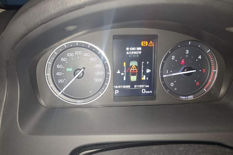 Used Land Rover Freelander 2 2013 2.2T SD4 SE Diesel Edition Odometer Close Up