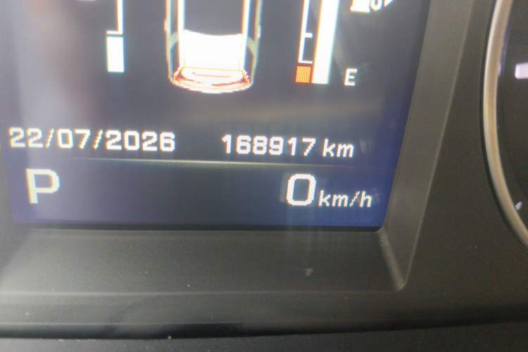 Used Land Rover Freelander 2 2013 2.2T SD4 S Diesel Version Odometer Close Up