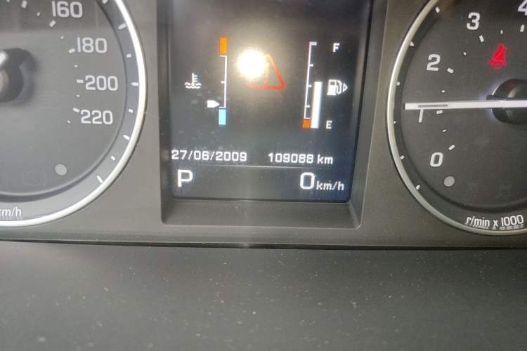 Used Land Rover Freelander 2 2013 2.0T Si4 SE Gasoline Edition Odometer Close Up