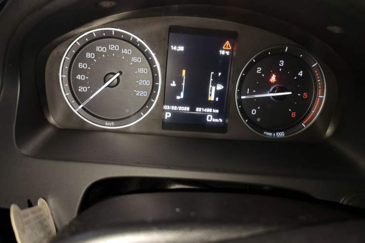 Used Land Rover Freelander 2 2013 2.2T SD4 S Diesel Version Odometer Close Up