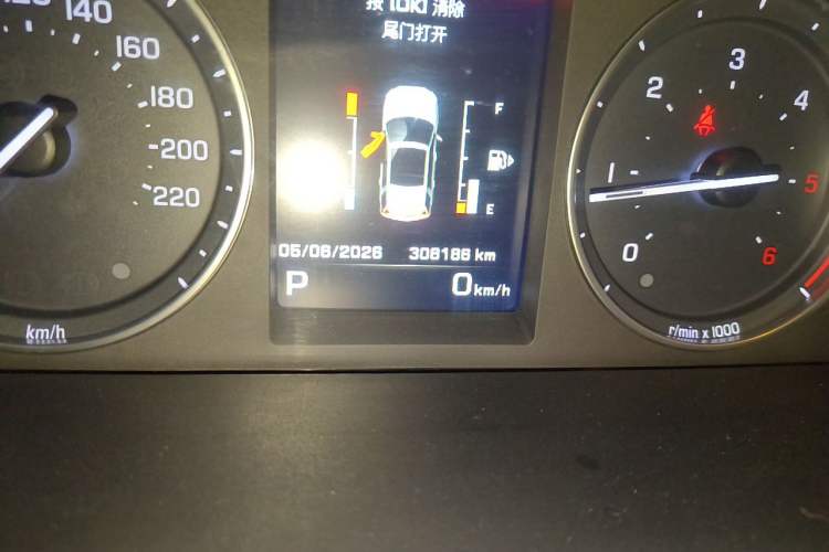 Used Land Rover Freelander 2 2013 2.2T SD4 SE Diesel Edition Odometer Close Up
