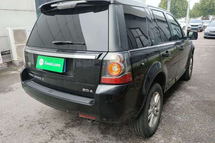 Used Land Rover Freelander 2 2013 2.2T SD4 SE Diesel Edition Rear Right 45 Deg