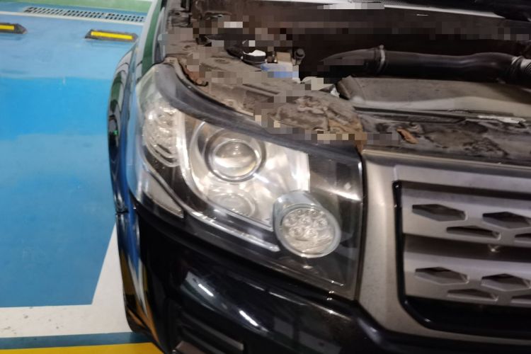 Used Land Rover Freelander 2 2013 2.2T SD4 S Diesel Version Right Front Headlight