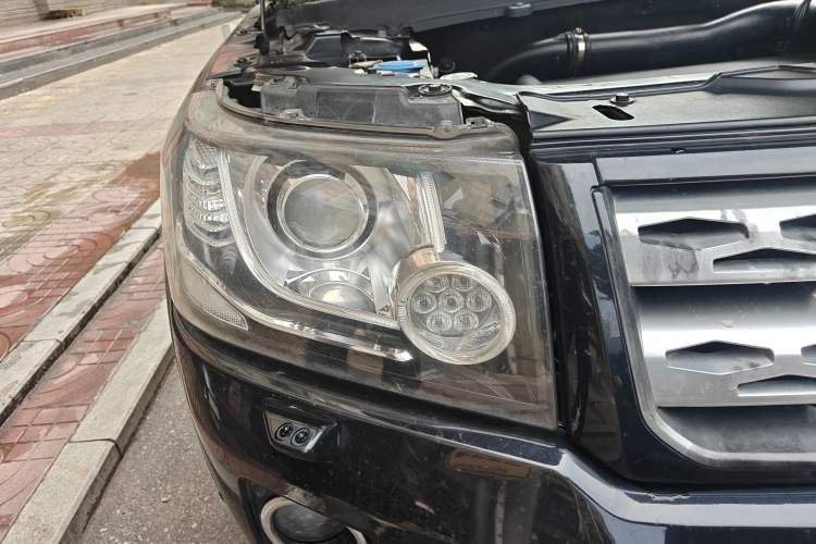 Used Land Rover Freelander 2 2013 2.2T SD4 SE Diesel Edition Right Front Headlight