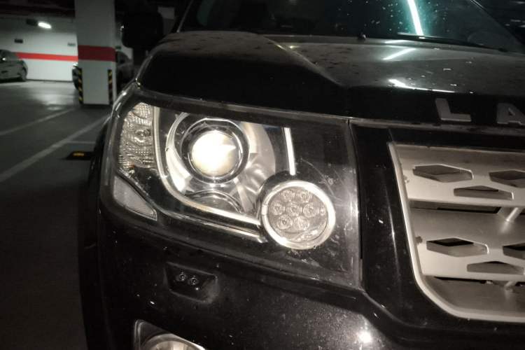 Used Land Rover Freelander 2 2013 2.2T SD4 SE Diesel Edition Right Front Headlight