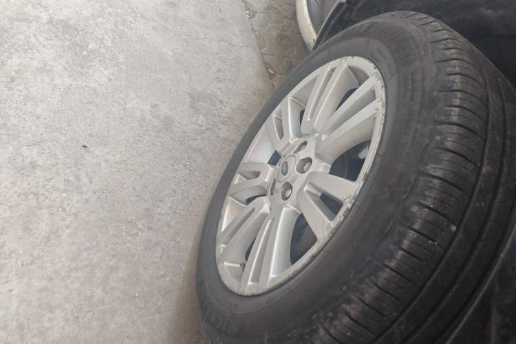 Used Land Rover Freelander 2 2013 2.0T Si4 HSE Gasoline Version Right Front Wheel Hub