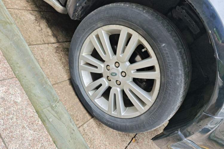 Used Land Rover Freelander 2 2013 2.0T Si4 HSE Gasoline Version Right Front Wheel Hub