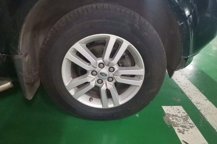 Used Land Rover Freelander 2 2013 2.2T SD4 SE Diesel Edition Right Front Wheel Hub