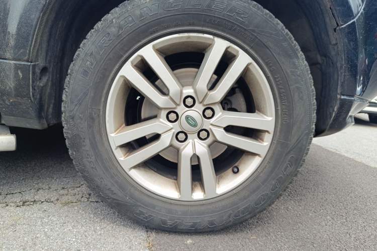 Used Land Rover Freelander 2 2013 2.2T SD4 SE Diesel Edition Right Front Wheel Hub