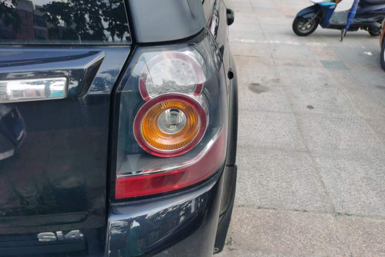 Used Land Rover Freelander 2 2013 2.0T Si4 SE Gasoline Edition Right Rear Taillight