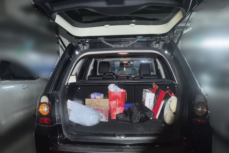Used Land Rover Freelander 2 2013 2.0T Si4 SE Gasoline Edition Trunk