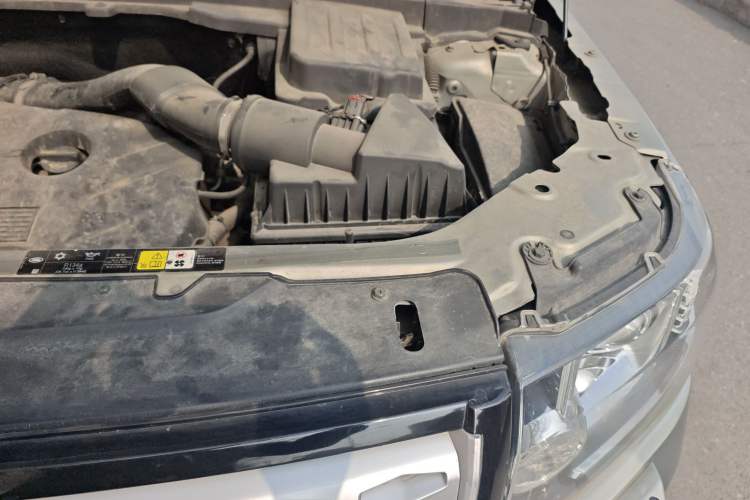 Used Land Rover Freelander 2 2013 2.0T Si4 HSE Gasoline Version Engine Bay Left