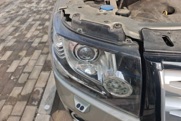 Used Land Rover Freelander 2 2013 2.0T Si4 HSE Gasoline Version Right Front Headlight